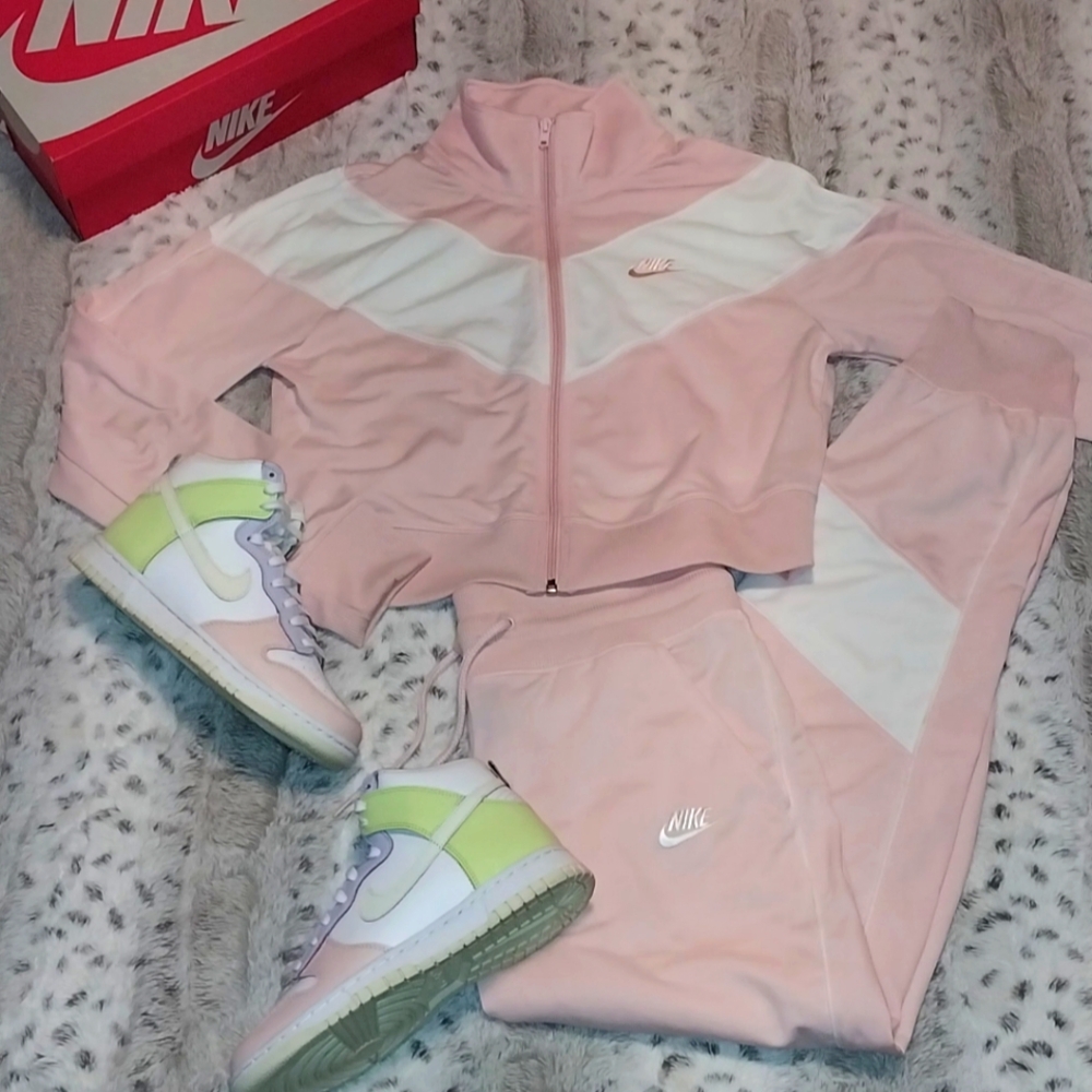 Nike Heritage Track Suit Jacket & Pants Set